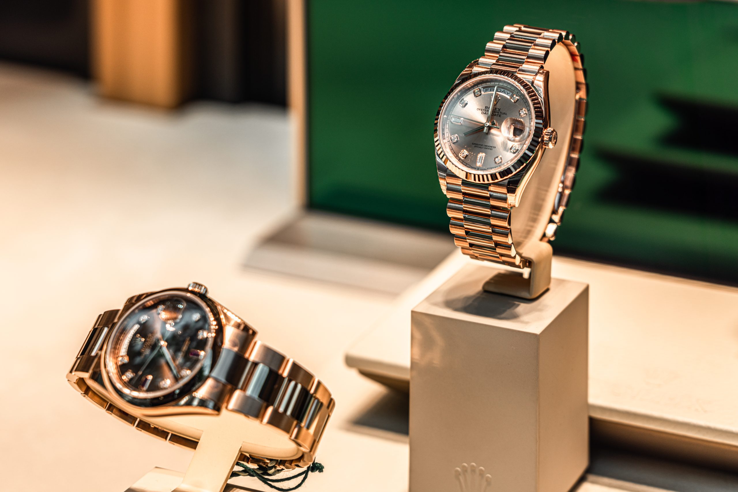 Bolos graduado suéter Some Reasons That Explain Why The Price Of Rolex Is So Expensive | Houston  Custom Jewelry